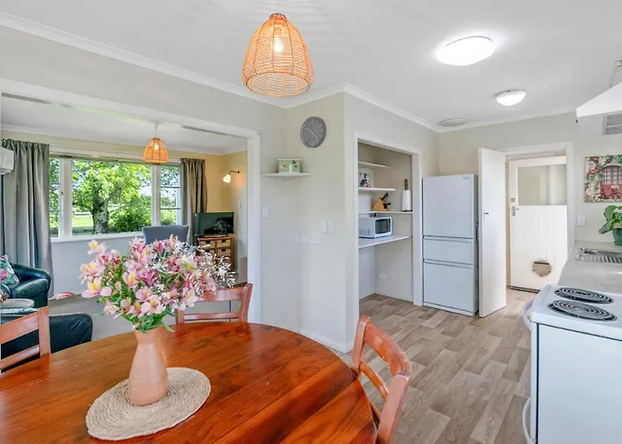 Carrington Countryside - New Plymouth Holiday Home